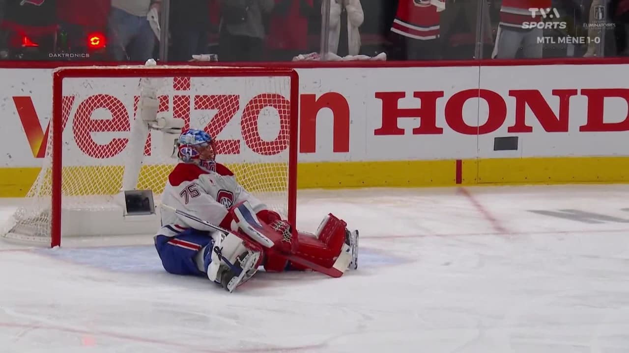 MTL@CAR: Robinson marque un but contre Jakub Dobeš