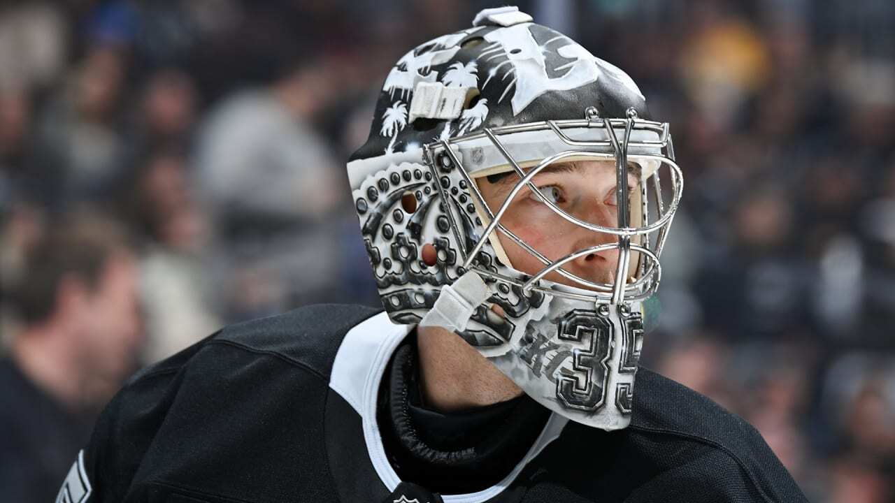 Save of the Season? Kings' Kuemper makes casual-yet-stunning stick ...