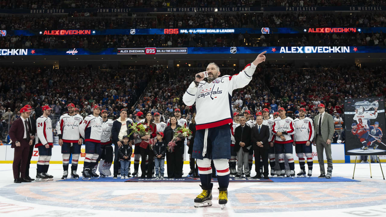 Ovechkin gifted painting during on-ice ceremony after record-breaking goal  | NHL.com